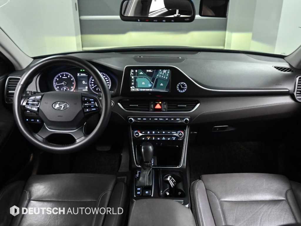 HYUNDAI Grandeur - Vista 7