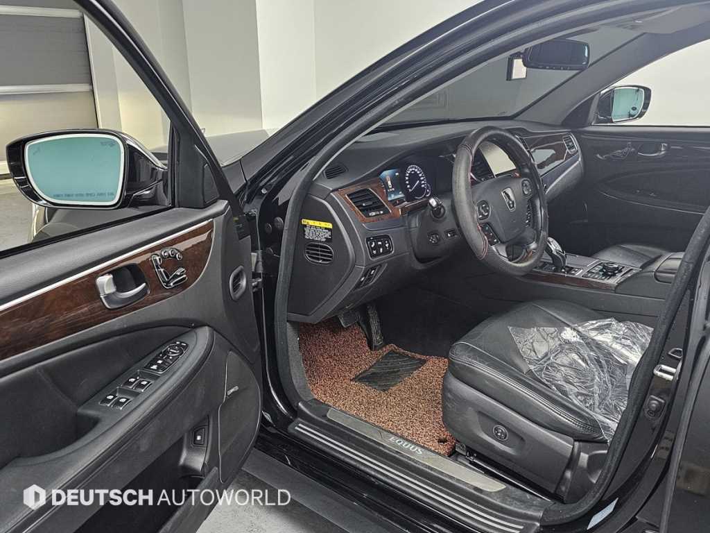 HYUNDAI Equus - Vista 11