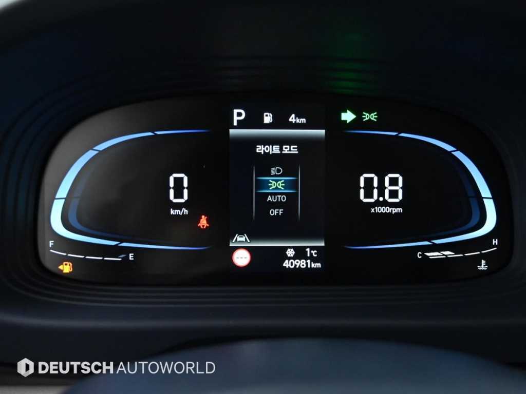 HYUNDAI Venue - Vista 8