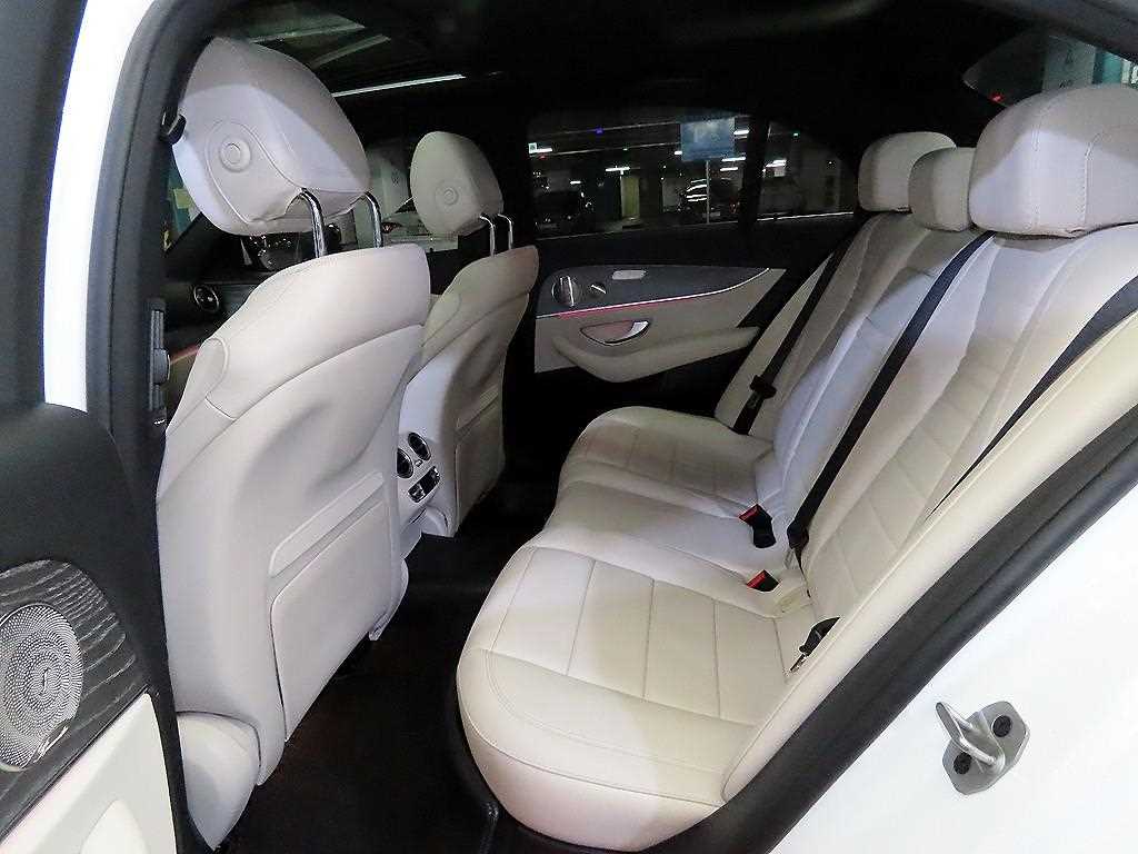 Mercedes Benz E class - Vista 7