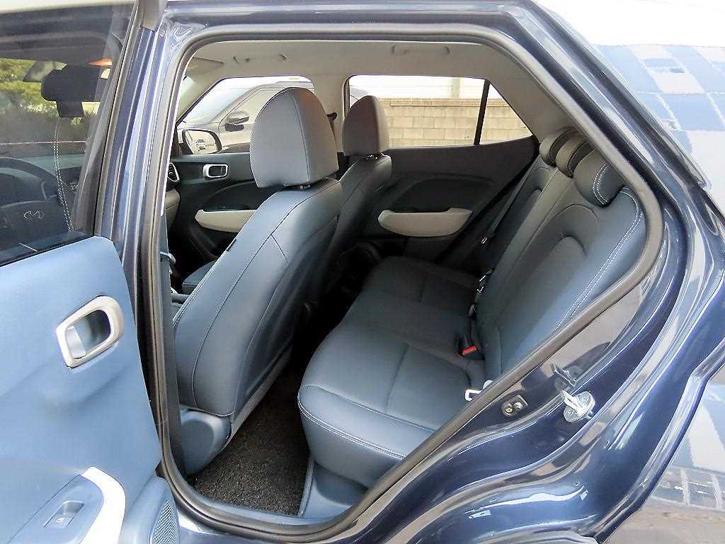 HYUNDAI Venue - Vista 6