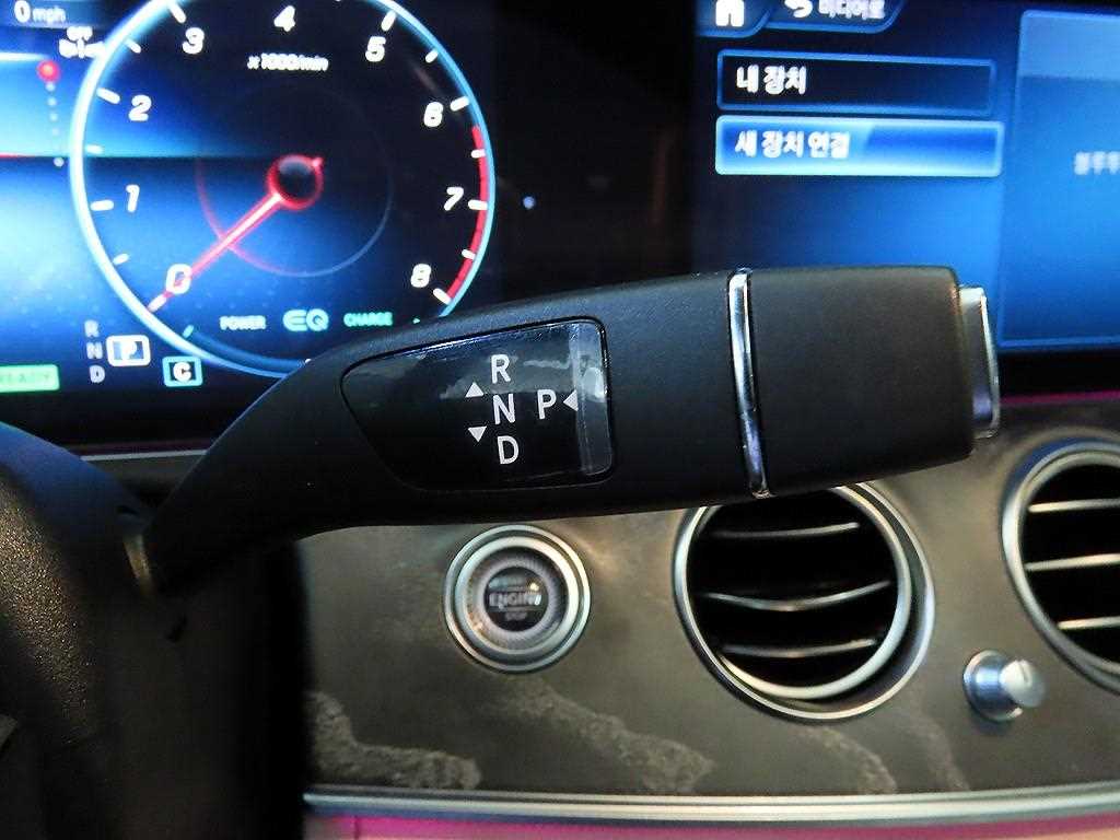 Mercedes Benz E class - Vista 12