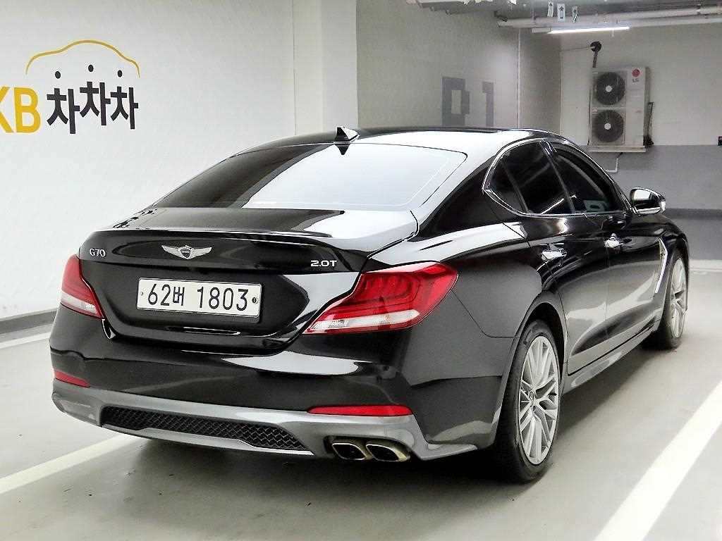 Genesis G70 - Vista 4