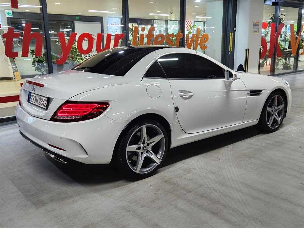 Mercedes Benz SLC Class - Vista 4