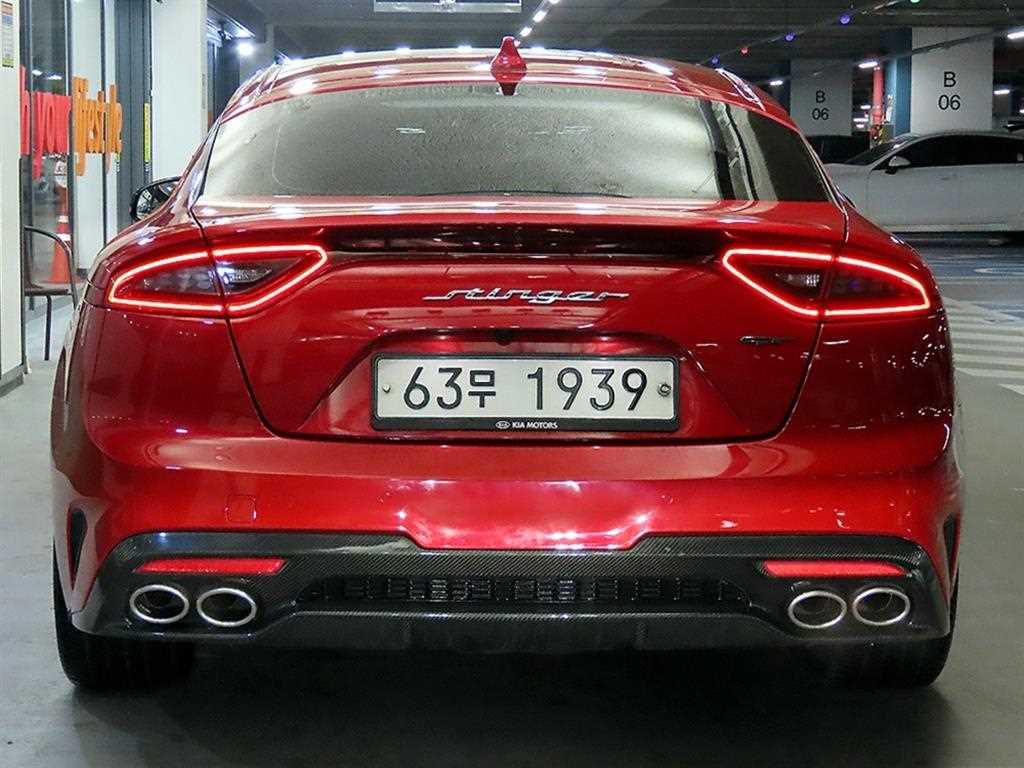 KIA Stinger - Vista 5