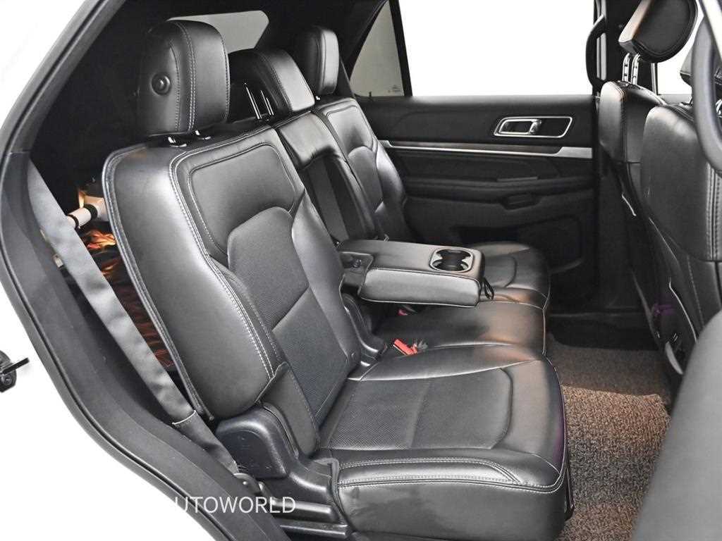 Ford Explorer - Vista 12