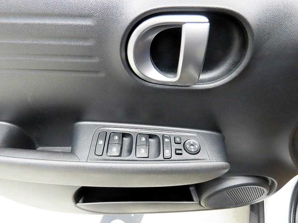 HYUNDAI Casper - Vista 11