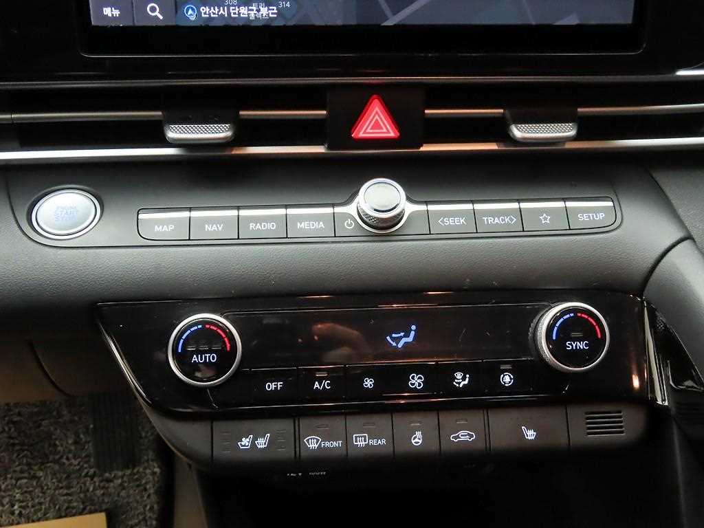 HYUNDAI Avante - Vista 9