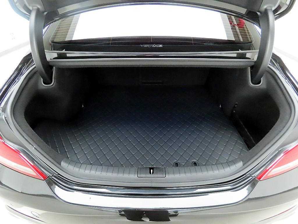 Genesis G70 - Vista 5