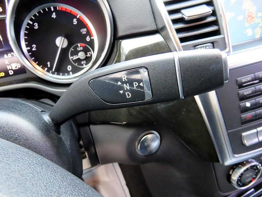 Mercedes Benz M Class - Vista 10