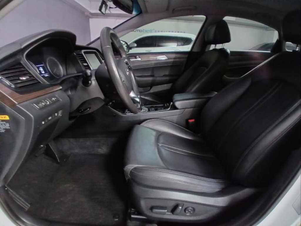 HYUNDAI Sonata - Vista 7