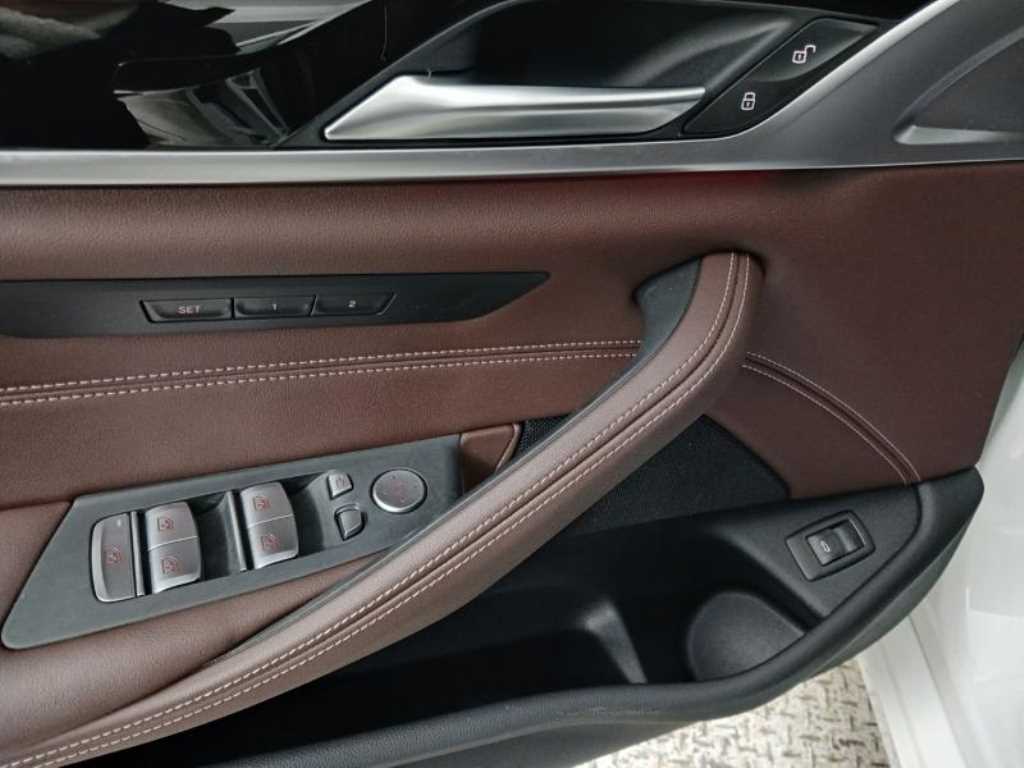 BMW 5 Series - Vista 9