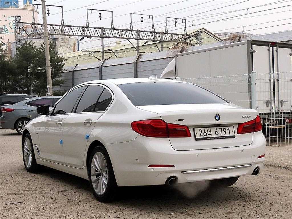 BMW 5 Series - Vista 3