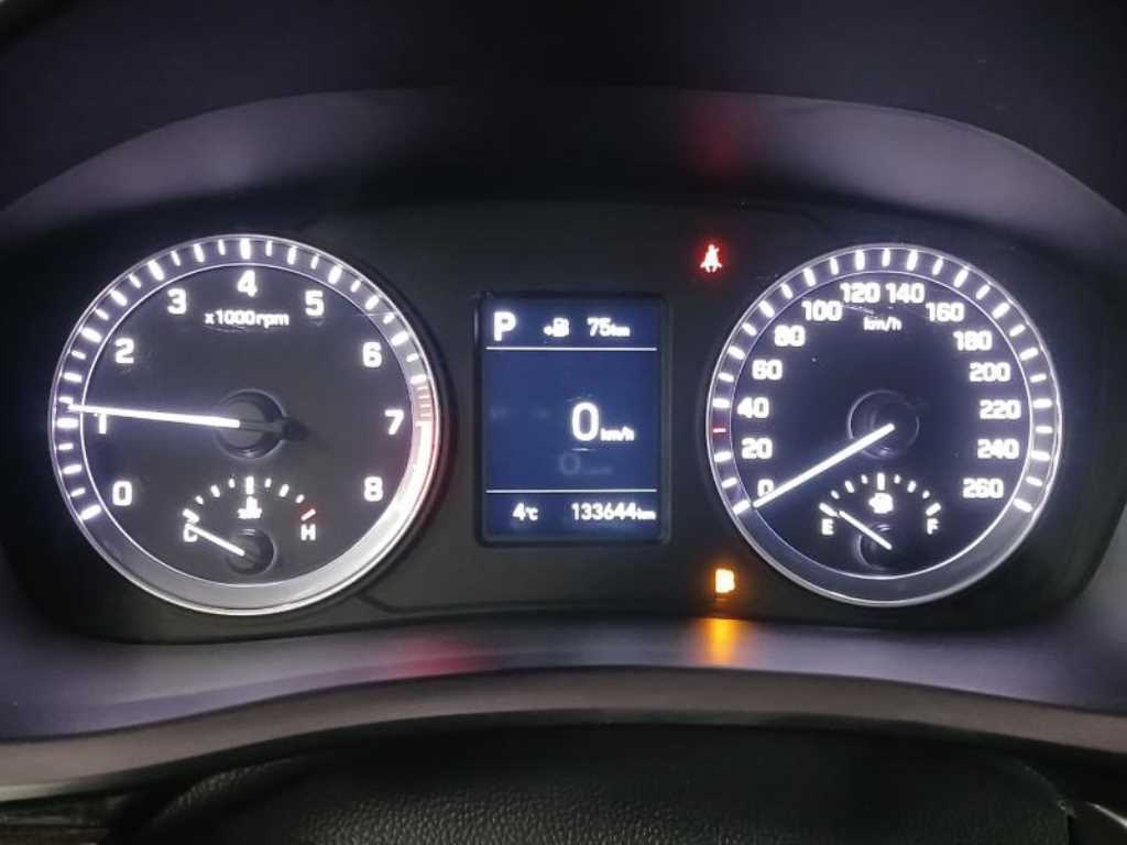 HYUNDAI Sonata - Vista 11