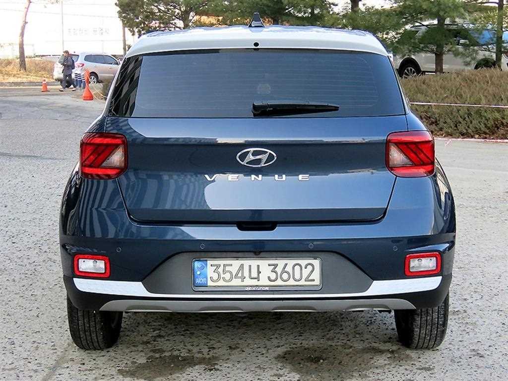 HYUNDAI Venue - Vista 4