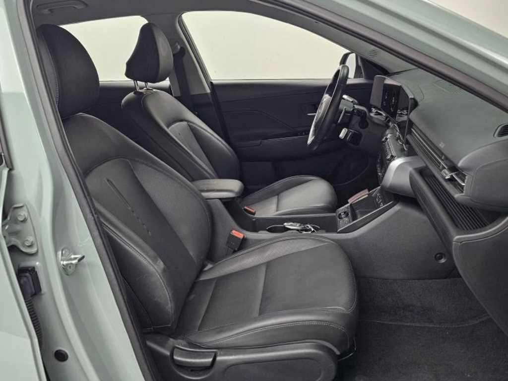 HYUNDAI Kona - Vista 10