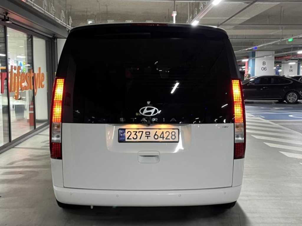 HYUNDAI Staria - Vista 5
