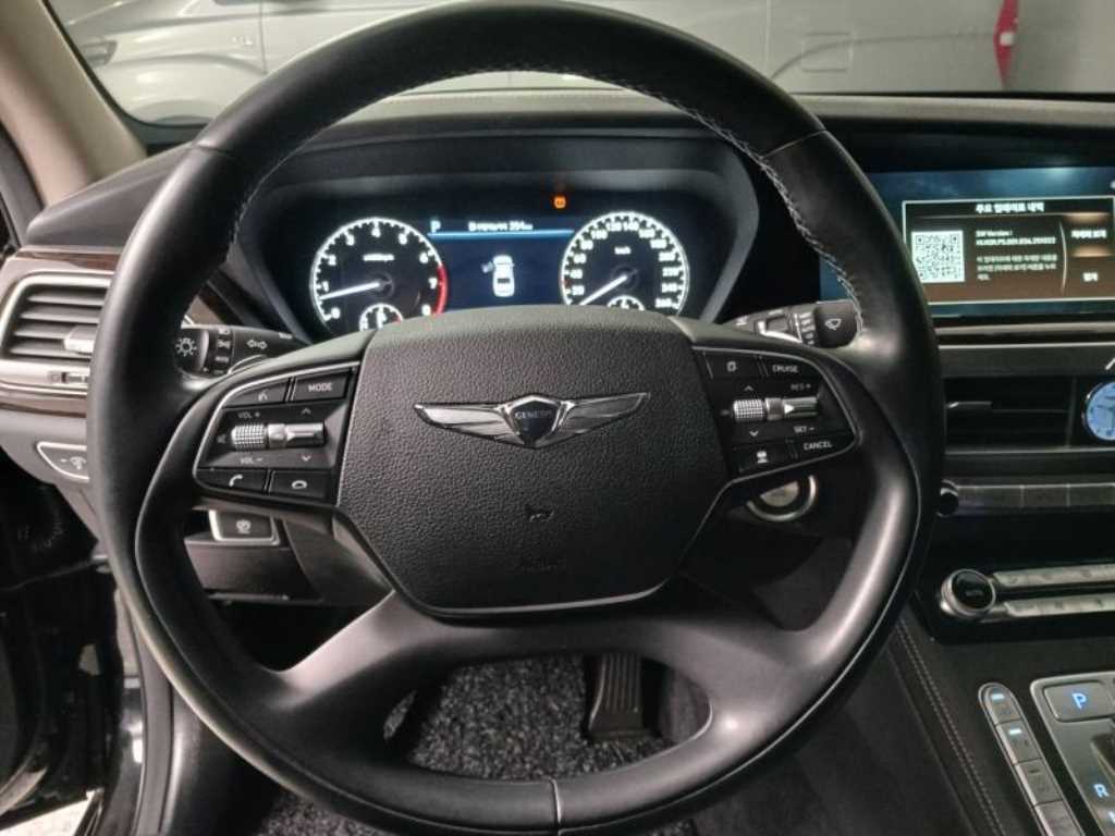 Genesis G90 - Vista 11