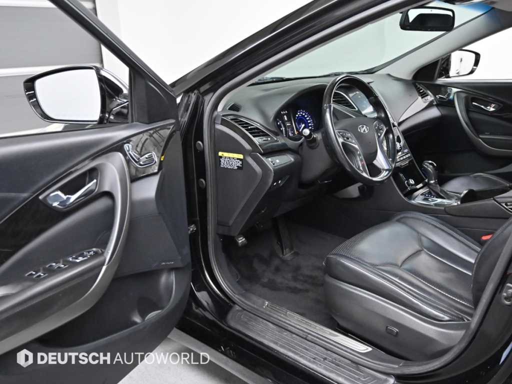 HYUNDAI Grandeur - Vista 11