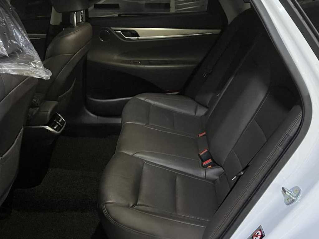 HYUNDAI Grandeur - Vista 7