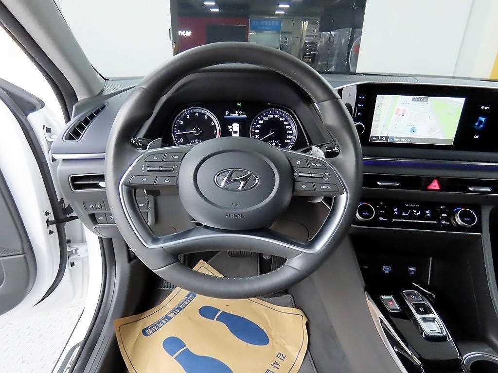 HYUNDAI Sonata - Vista 9