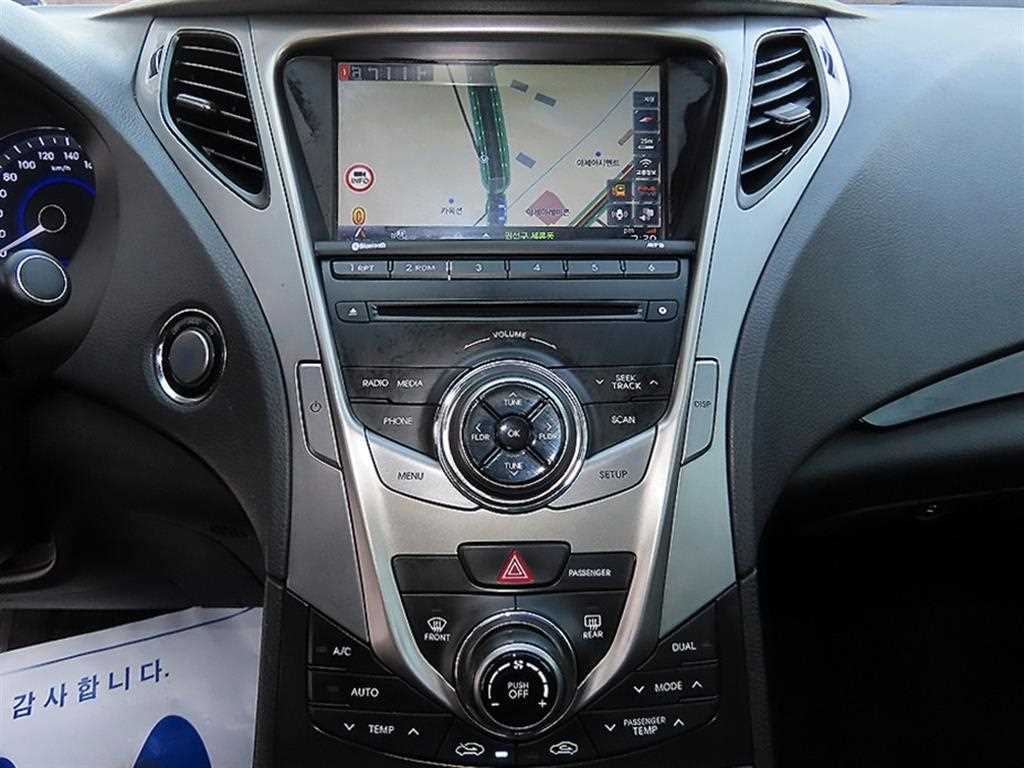 HYUNDAI Grandeur 2014 Negro - Importación desde Corea - HF Imports Iquique - Foto 13