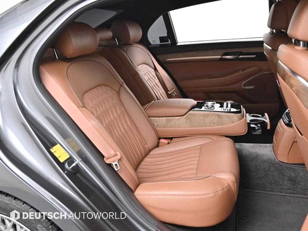 Genesis G90 - Vista 12