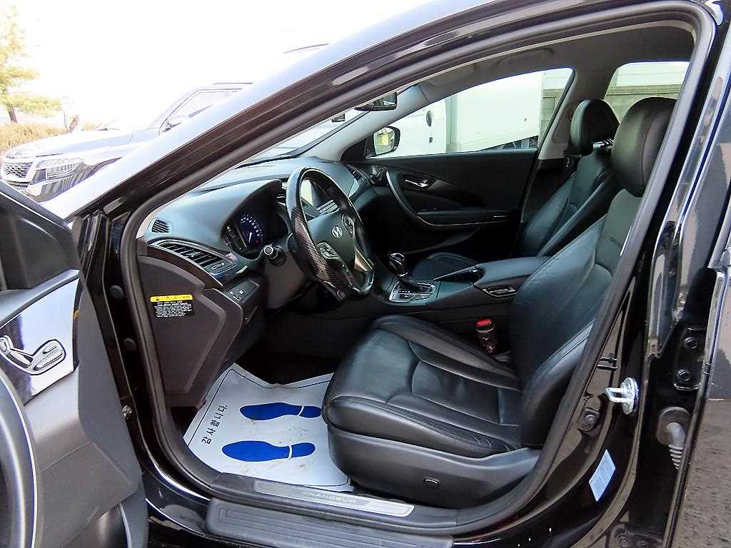 HYUNDAI Grandeur - Vista 5