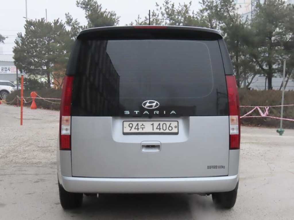 HYUNDAI Staria - Vista 4