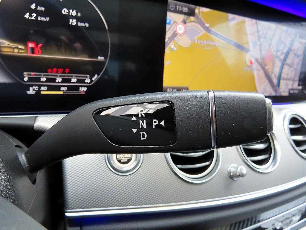 Mercedes Benz E class - Vista 10