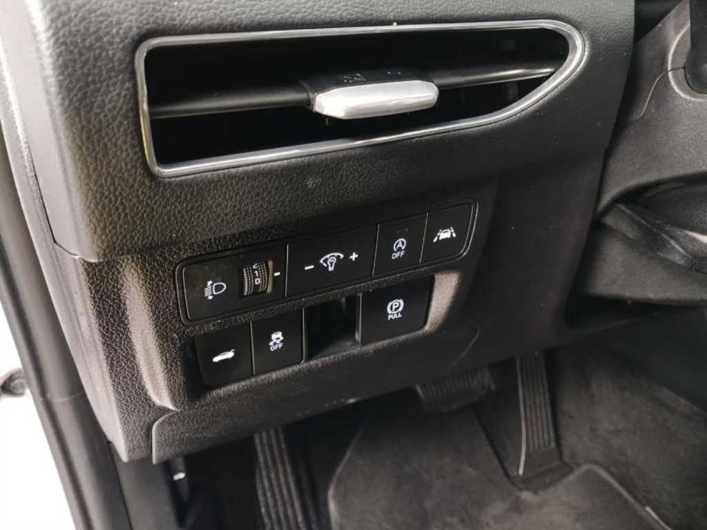 HYUNDAI Sonata - Vista 12