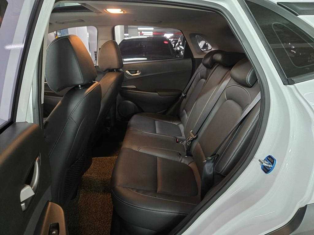 HYUNDAI Kona - Vista 6