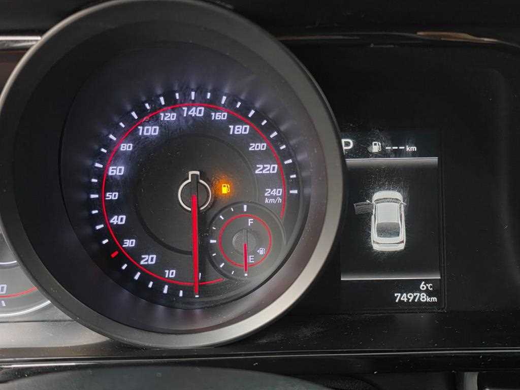 HYUNDAI Avante - Vista 9