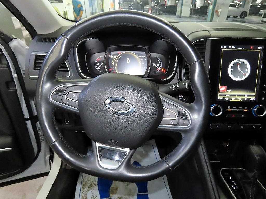 SAMSUNG QM6 - Vista 8