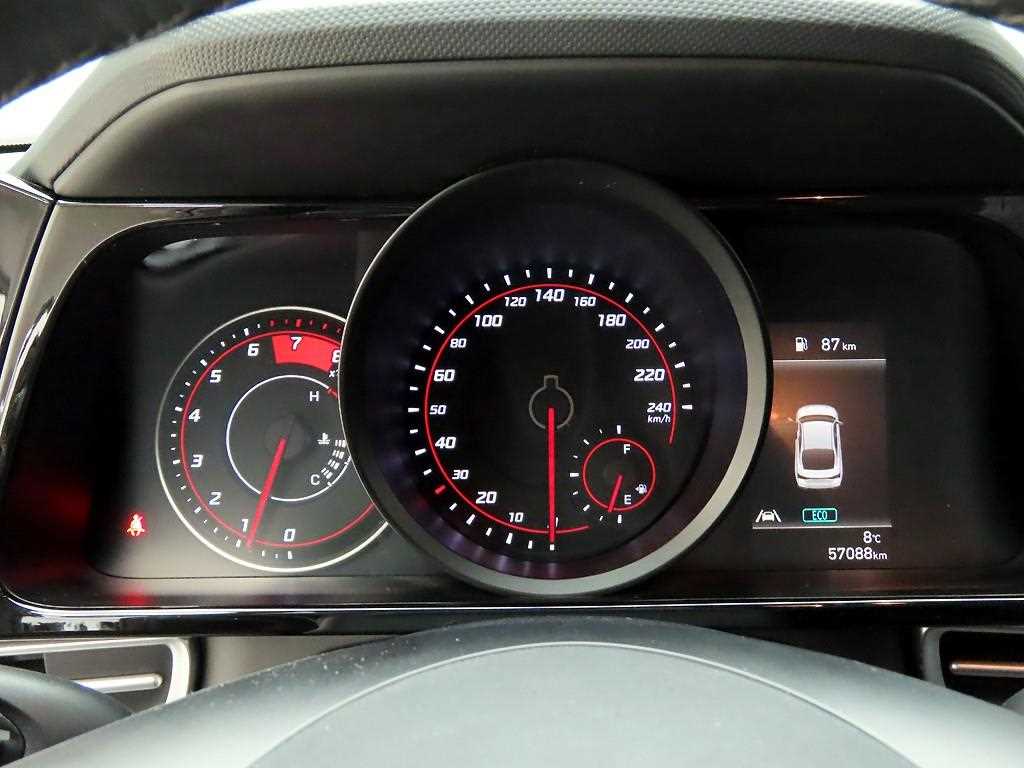 HYUNDAI Avante - Vista 5