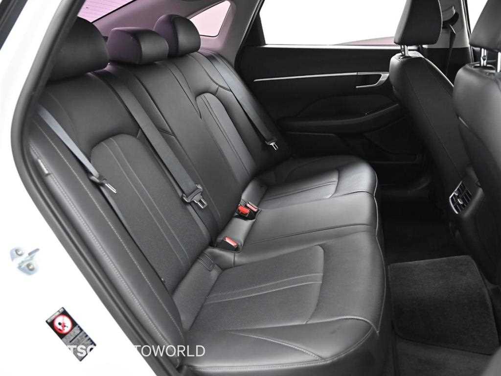 HYUNDAI Sonata - Vista 12