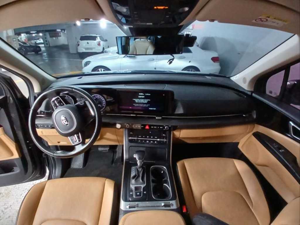 KIA Carnival - Vista 6
