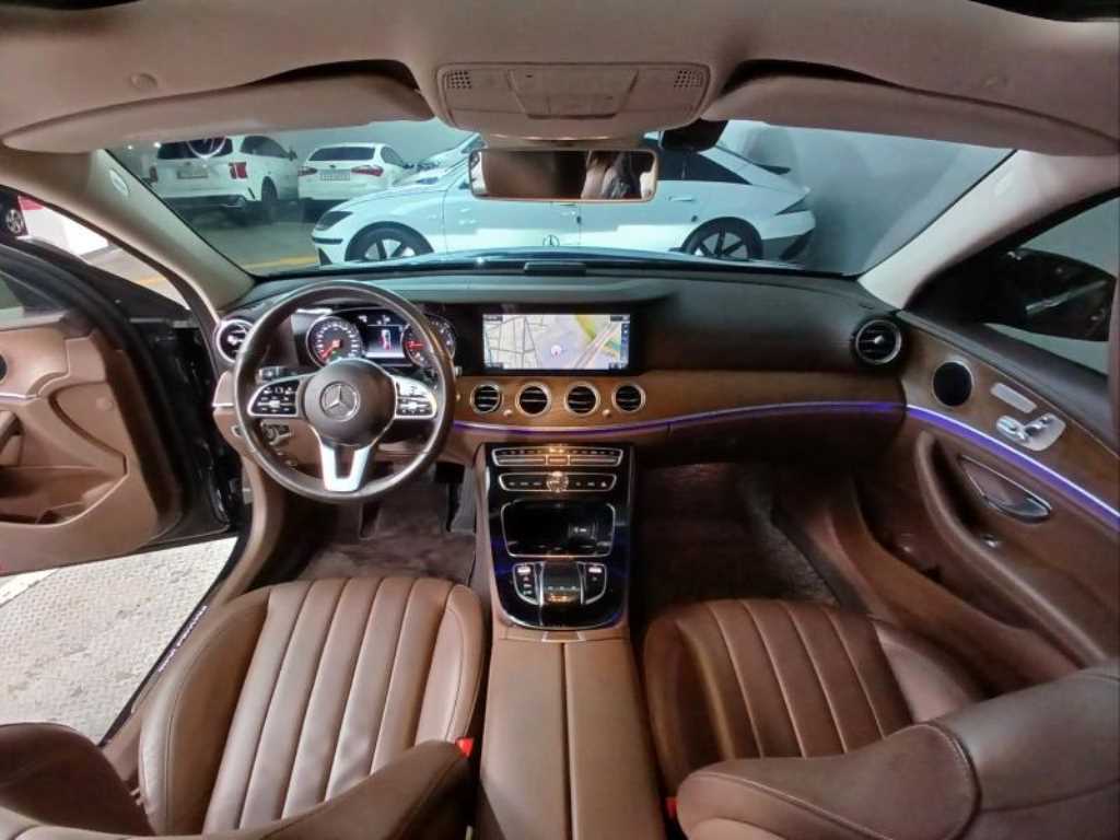 Mercedes Benz E class - Vista 6