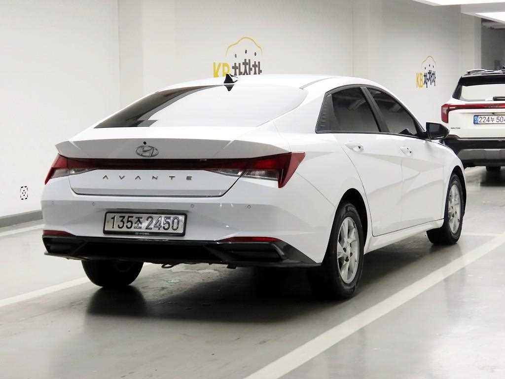 HYUNDAI Avante - Vista 4