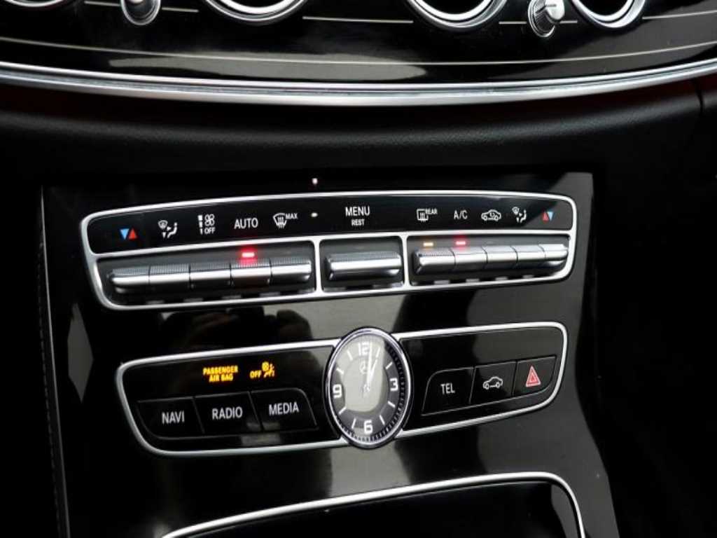 Mercedes Benz E class - Vista 8