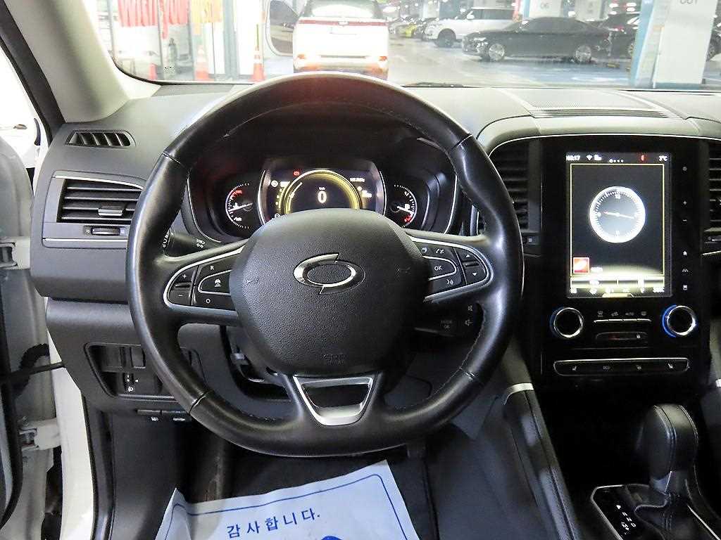 SAMSUNG QM6 - Vista 8