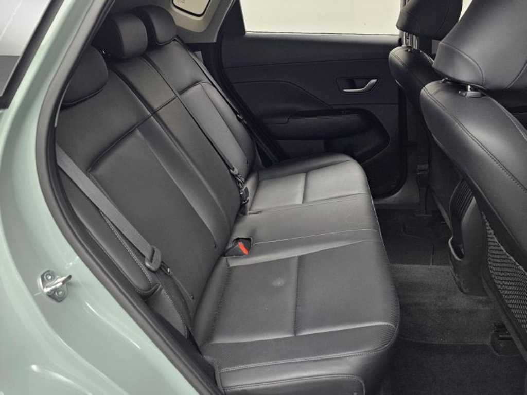 HYUNDAI Kona - Vista 12