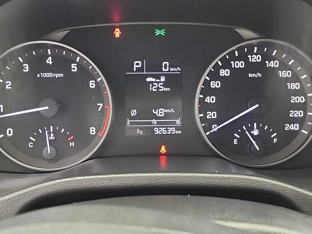 HYUNDAI Avante - Vista 6