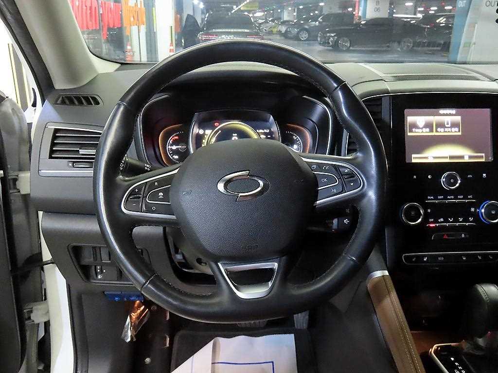 SAMSUNG QM6 - Vista 8