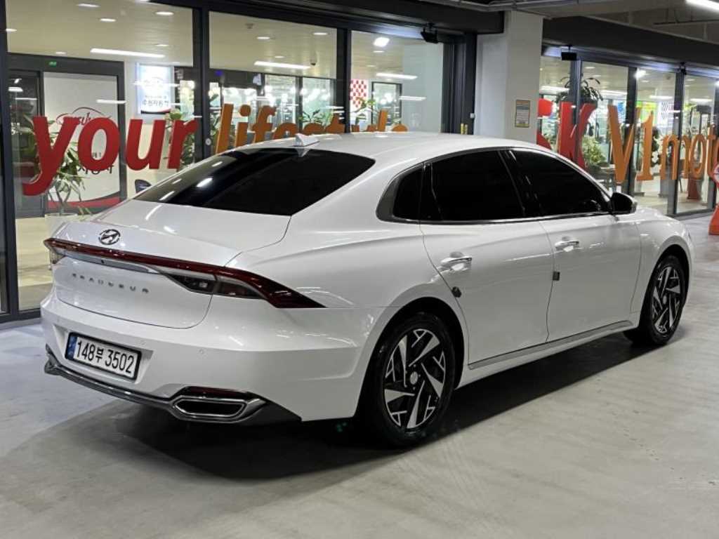 HYUNDAI Grandeur - Vista 4