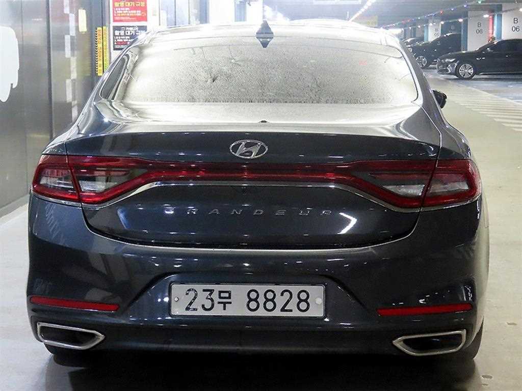 HYUNDAI Grandeur - Vista 5