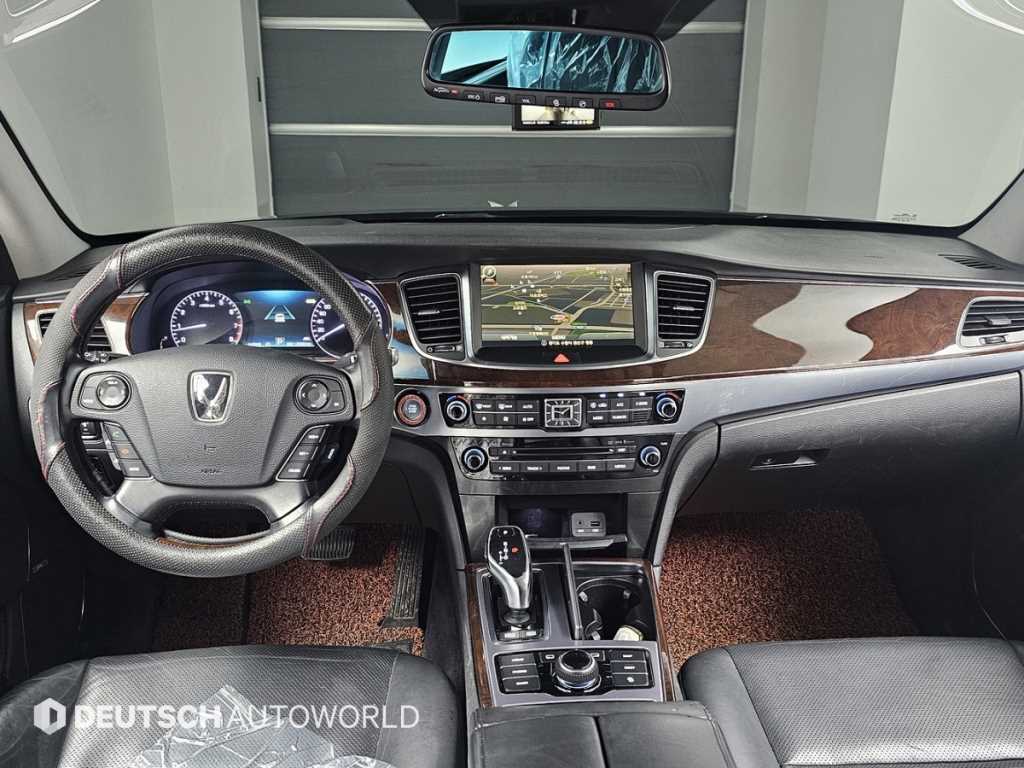 HYUNDAI Equus - Vista 7