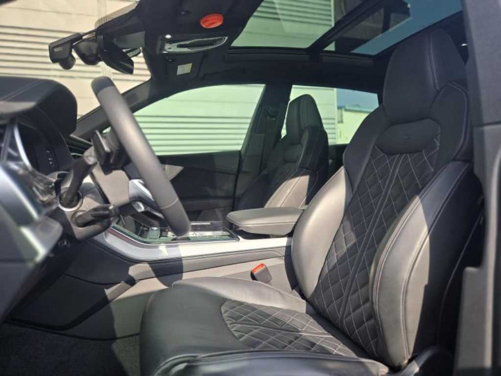 Audi Q8 - Vista 9