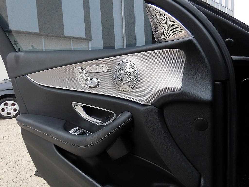 Mercedes Benz E class - Vista 11