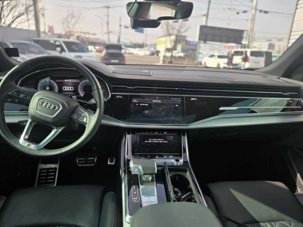 Audi Q8 - Vista 6